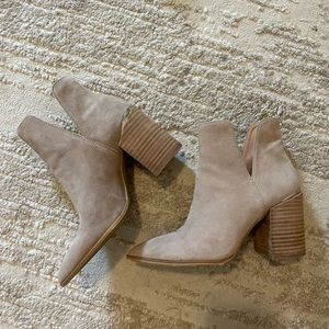 Size 7 brand new Steve Madden suede booties
